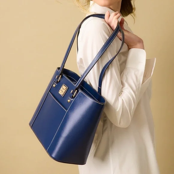 ❌❌❌ Blue Penrose Pocket Tote - Picture 12 of 12